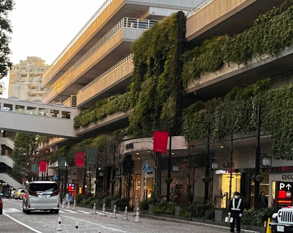 高島屋駐車場